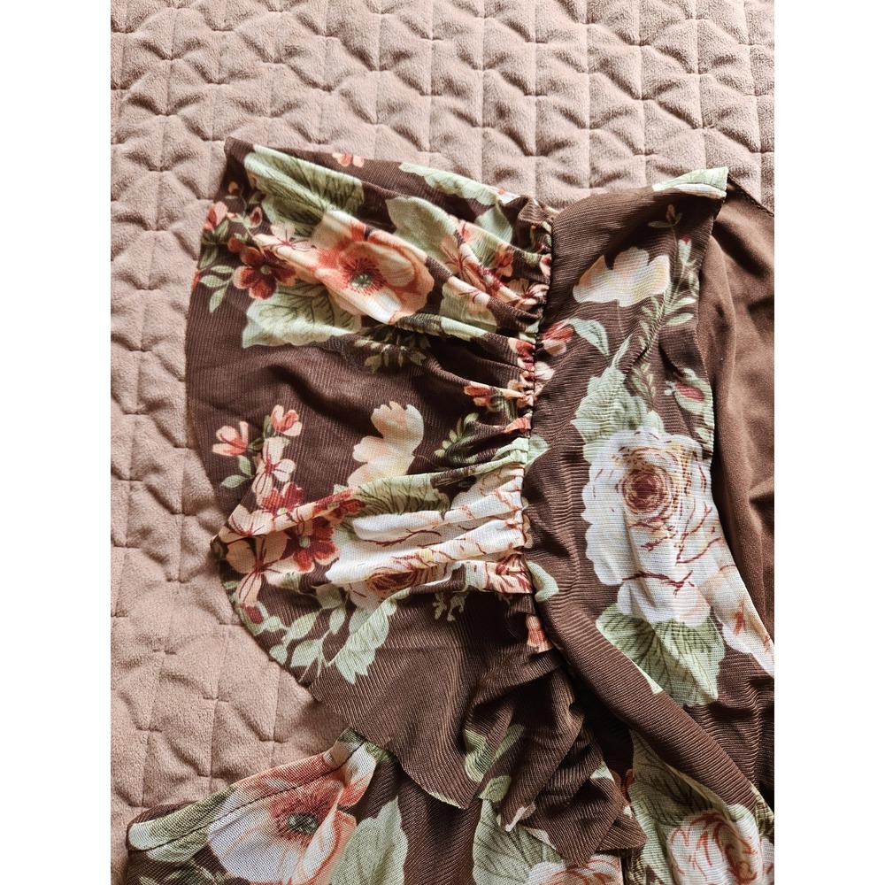 NWT Torrid Lined Multicolor Floral Mesh Ruffle Sleeve Surplice V-Neck, Plus 5X - Picture 6 of 8